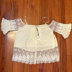 ELLIE & KATE NWT Off-White Sheer Lace Embroidered Cold Shoulder Blouse Size M